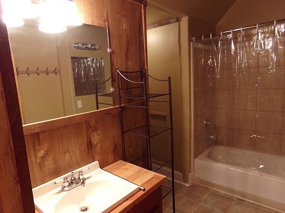 Downstairs full bath