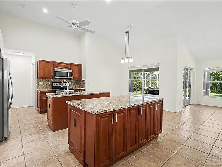 6643 Craven Hill Way — Photo 3