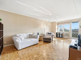 11 Park Avenue #6V, Mount Vernon, NY 10550