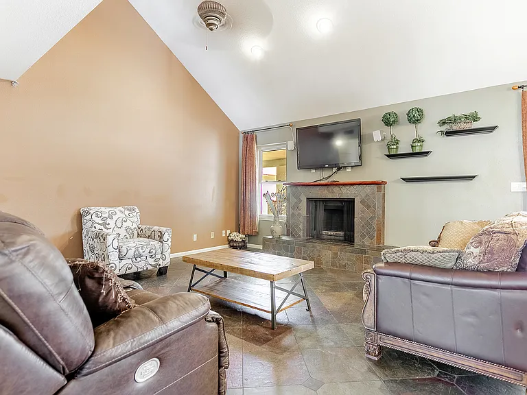 1820 E Jasmine Cir — Photo 15