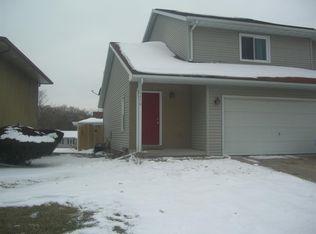 1450 Eastview Dr, Coralville, IA 52241