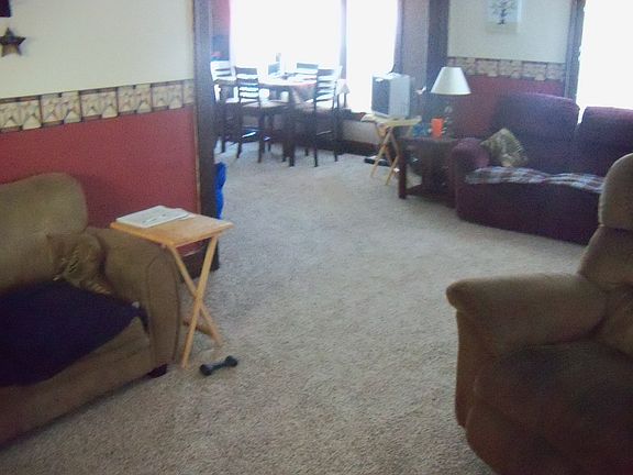 3rd image of 316 1/2 Laurel Ave