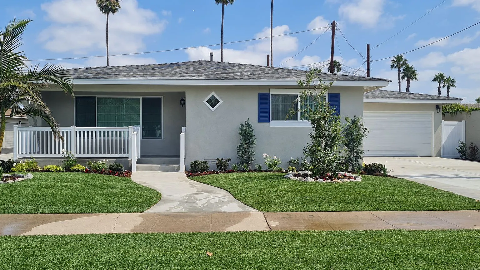 Newly Renovated 3 Bedroom Home in Orange — Photo 2