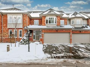 2175 Country Club Dr #9, Burlington, ON
