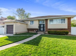847 Oliver Avenue, North Woodmere, NY 11581