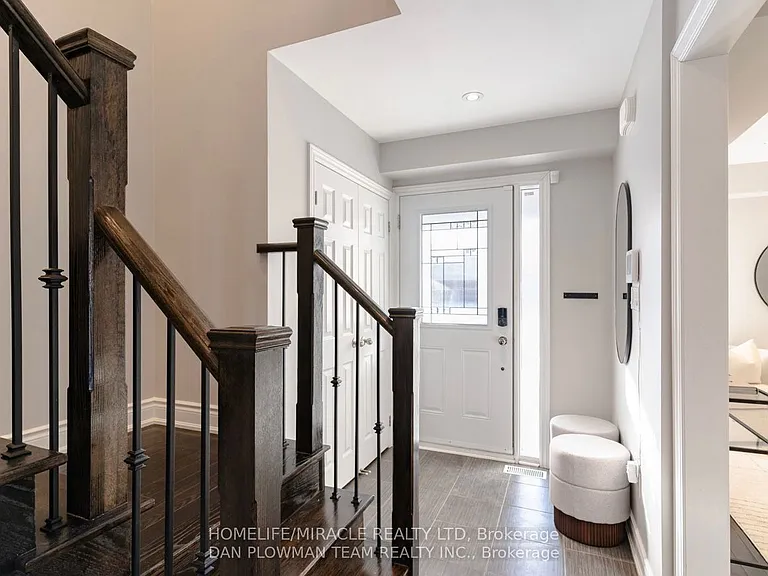 3 Teddington Cres — Photo 5