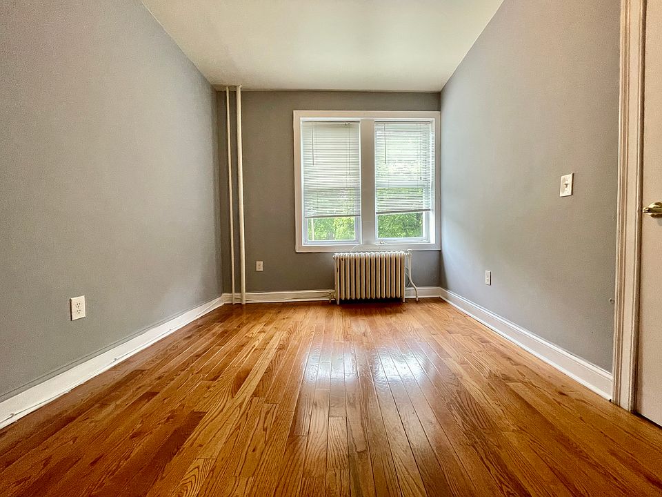 2nd image of 1084 Kennedy Blvd #2E