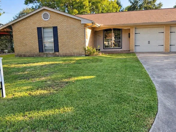 4004 Crescent Dr, Bay City, TX 77414