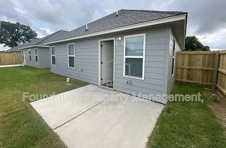 313 Westree St — Photo 17