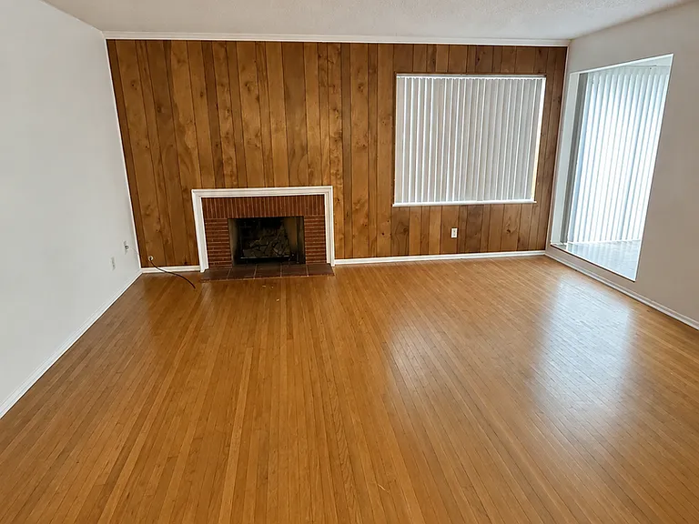 6741 Cherrywood Cir — Photo 2