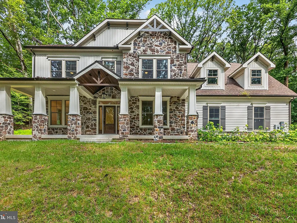 1490 Thurston Rd
