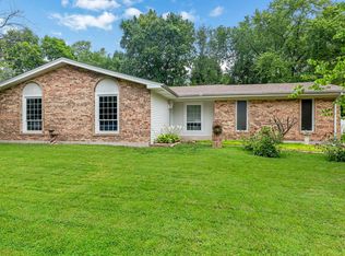 825 Longview Dr, Saint Charles, MO