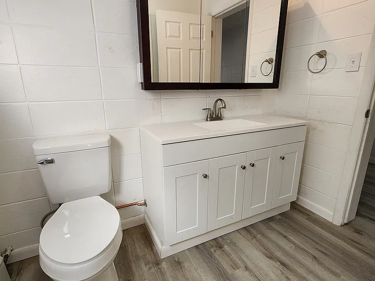 1103 Main St #4 — Photo 9