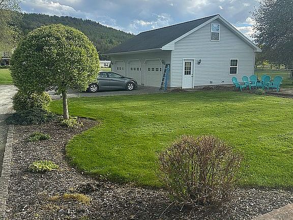 4th image of 628 W Main St