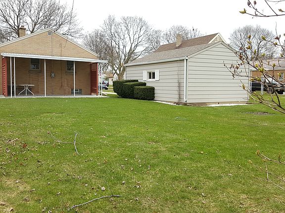 2nd image of 419 W Van Norman Ave