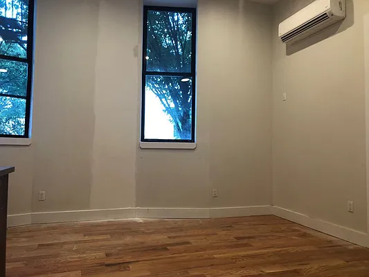 Rented by Premier Metro Realty Corp | media 32