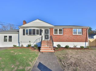 8 Dianthus Rd, Holbrook, MA 02343