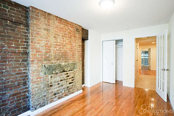 Rented by City Connections Realty | media 49