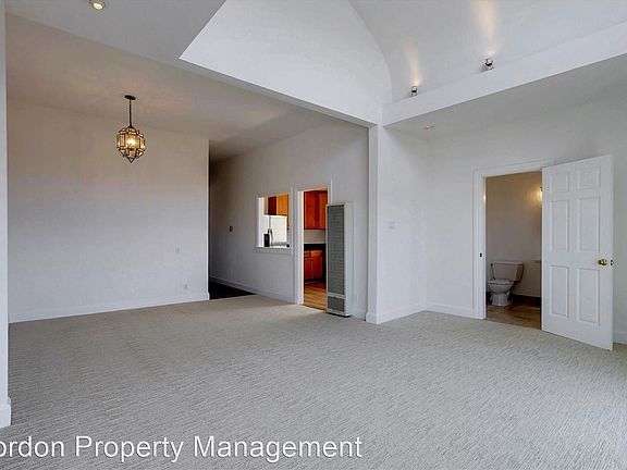 3rd image of 116A Lundys Ln
