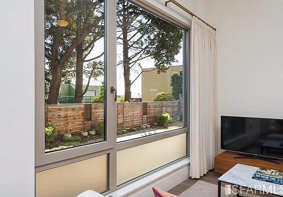 4th image of 35 Dolores St #205