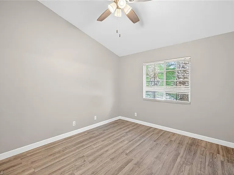 8289 Pacific Beach Dr — Photo 11