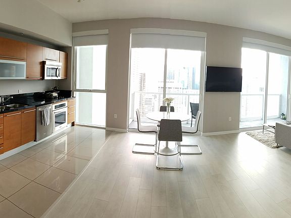 4th image of 244 Biscayne Blvd APT 3905