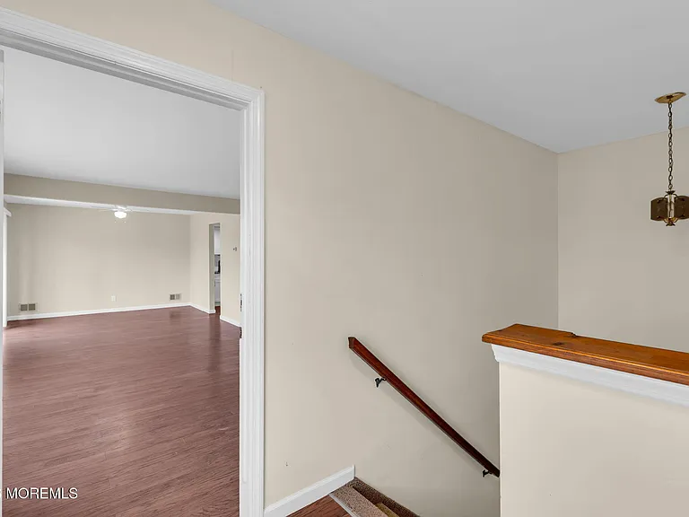 404 9th Ave #UPPER — Photo 4