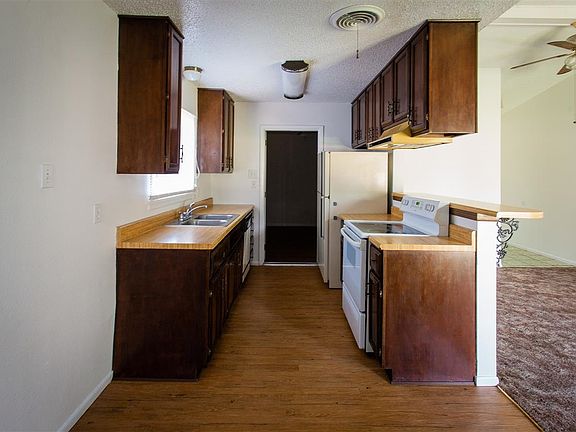 5th image of 2517 Park Dr