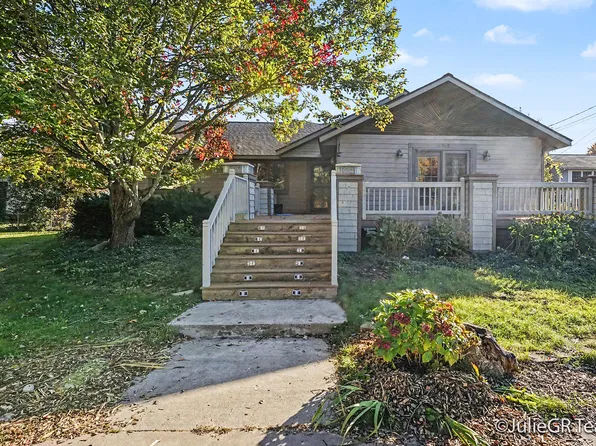 16248 Taft Rd, Spring Lake, MI 49456