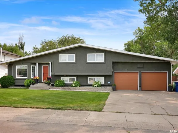 1623 General CRESCENT, Moose Jaw, SK S6H 6M2