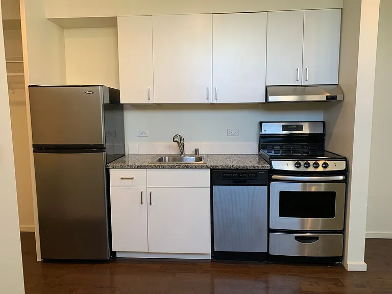 1814 E Denny Way #104 — Photo 2