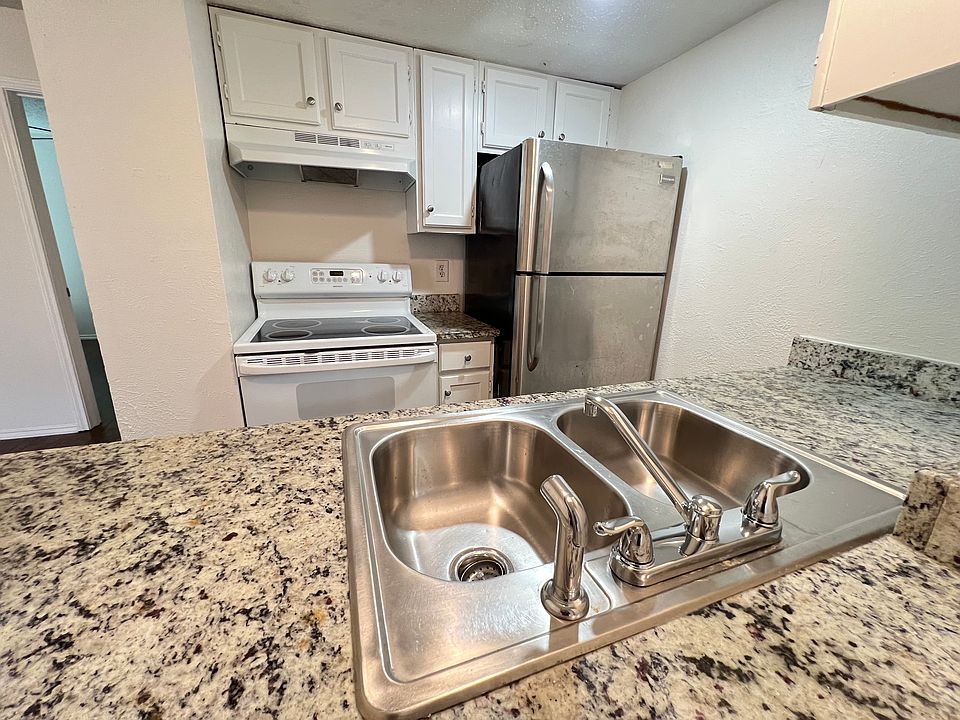 1st image of 9520 Royal Ln APT 322
