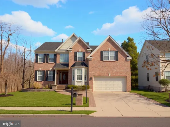89 Hillside Ln, Mount Laurel, NJ 08054