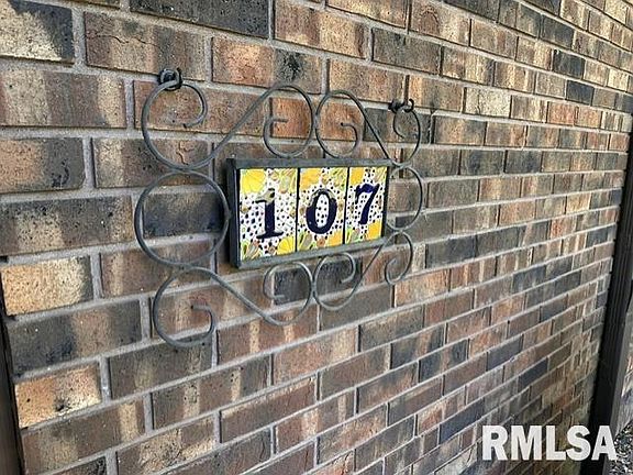 3rd image of 107 Edlen Ln