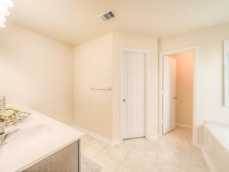 2311 Bright Sunrise Trl — Photo 19