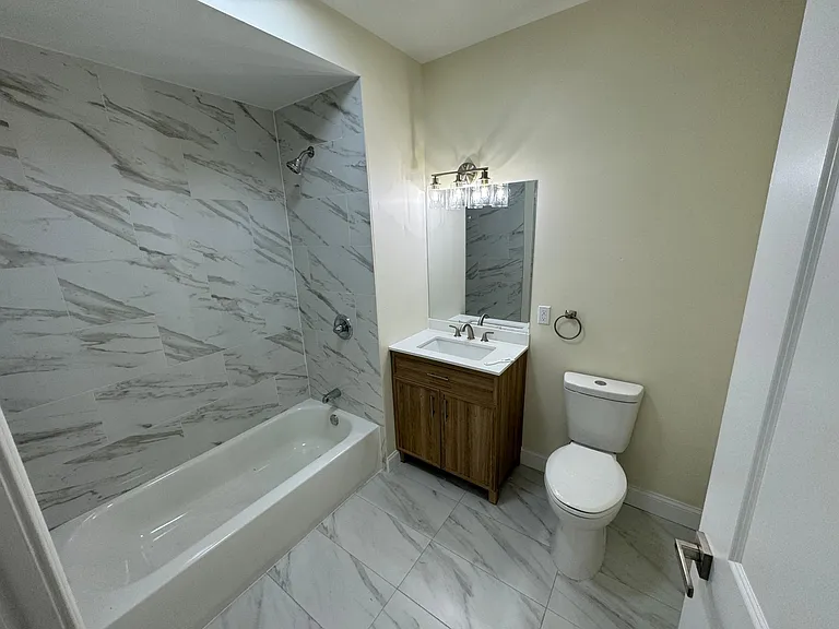 668 Communipaw — Photo 31