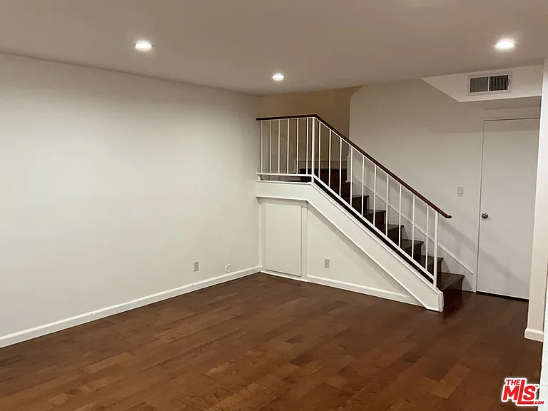 3428 Del Amo Blvd — Photo 6