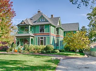 57 Longcommon Rd, Riverside, IL 60546