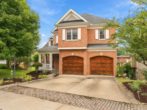 932 Suncrest Pl, Morgantown, WV 26505