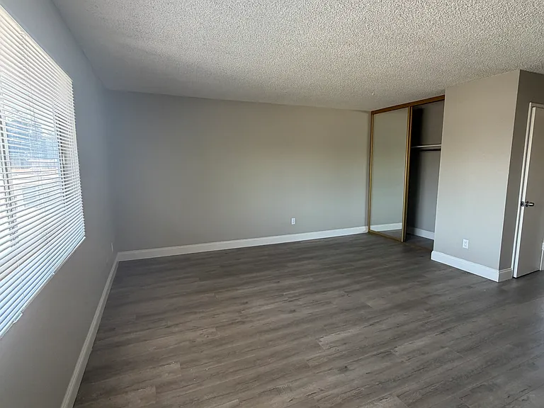 1590 162nd Ave #10 — Photo 8