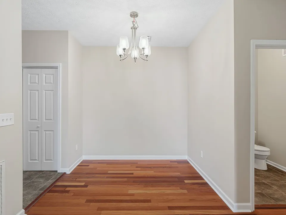 4805 Lyons View Pike