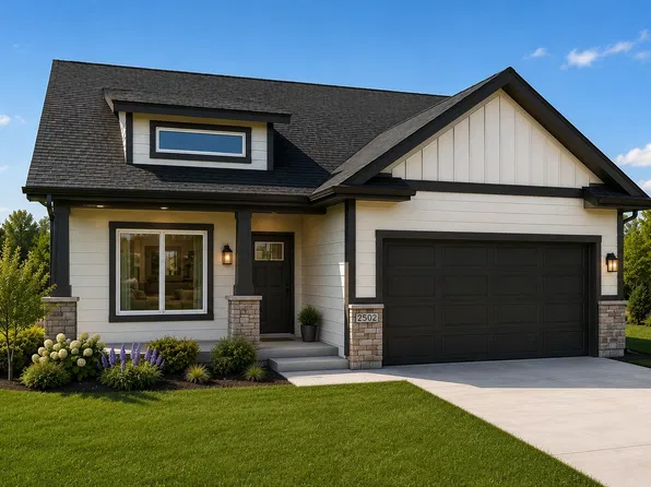 811 W 2nd St S, Newton, IA 50208