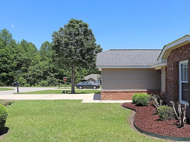 22 Ansley — Photo 15