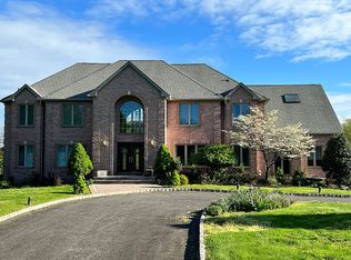 23 Schanck Rd, Holmdel, NJ 07733