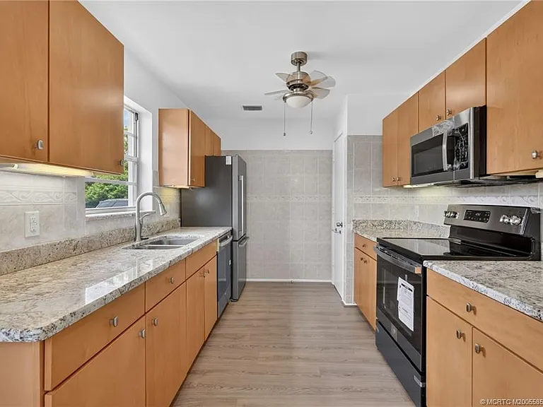 2 Lake Vista Trl #107 — Photo 13