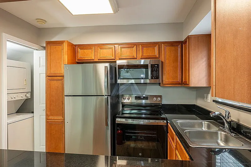 2 bed, 1.5 bath, 1000 sqft, $1,825 — Photo 4