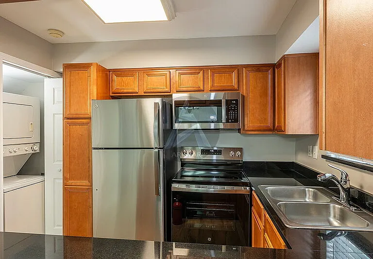 6940 Roswell Rd #13F — Photo 4