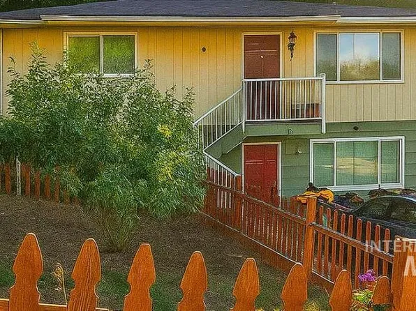 617 Hillside Pl, Moscow, ID 83843
