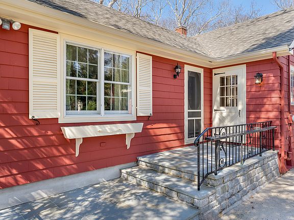 3rd image of 35 Lynncliff Rd