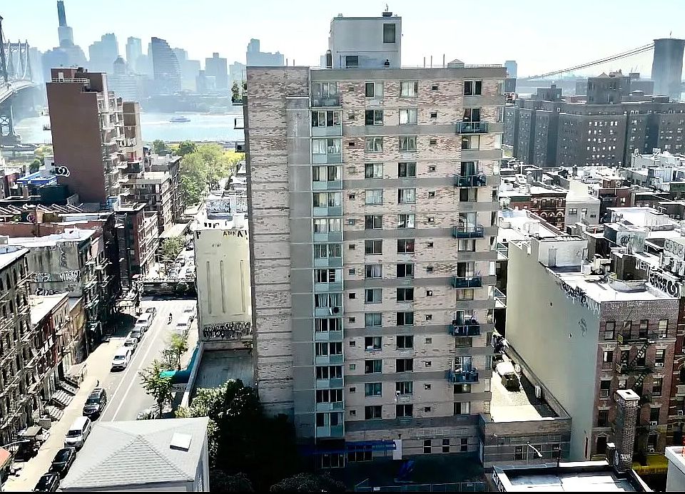 1st image of 60 Henry St #13DE